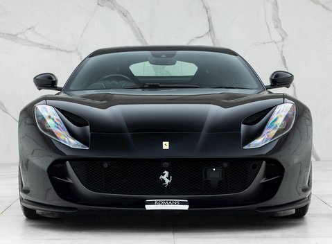 Ferrari 812 Superfast 4