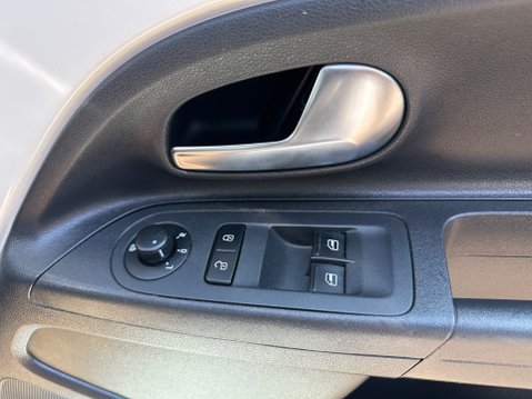 Volkswagen Up HIGH UP 11