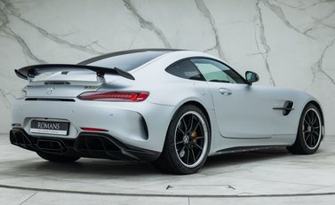 Mercedes-Benz AMG GT R 6