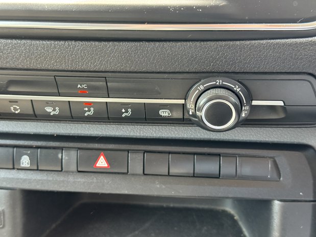 Vauxhall Vivaro Crew Cab LWB L2H1 Low Roof Sportive 2900 Air Con Sensors EURO 6 NO VAT 32