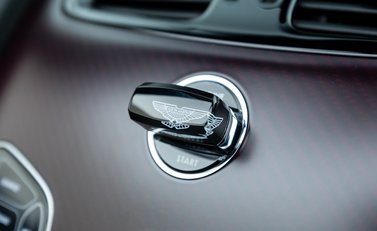 Aston Martin V12 Vantage S Roadster 22