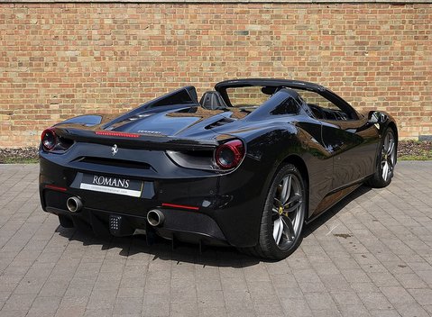 Ferrari 488 Spider 32
