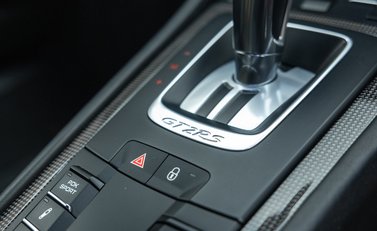 Porsche 911 GT2 RS Weissach (991) 30