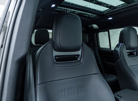 Land Rover Defender 110 OCTA Black 16