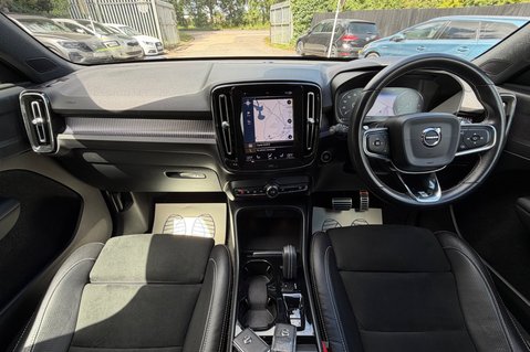 Volvo XC40 D4 R-DESIGN PRO AWD 18