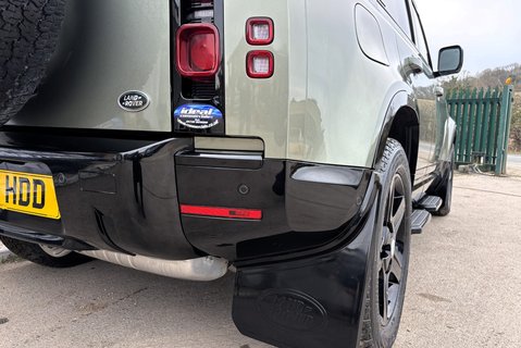 Land Rover Defender 110 D250 Hard Top SE MHEV - No VAT 24