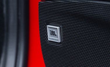Ferrari F8 Spider 32