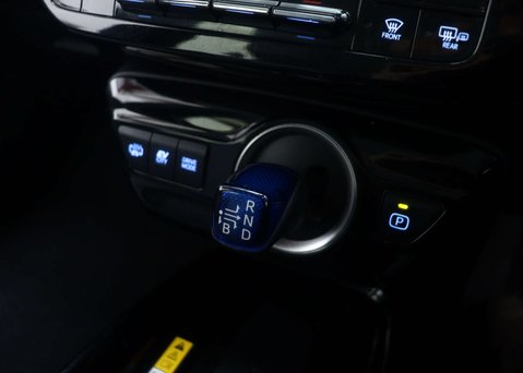 Toyota Prius 1.8 VVT 8.8kWh Business Edition Plus Hatchback 5dr Petrol Plug-in Hybrid CV 34