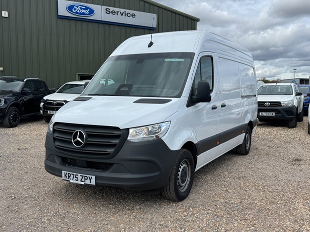 Mercedes-Benz Sprinter AUTO MWB L2H2 High Roof 315 Pro Air Con Camera EURO 6 2