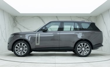 Land Rover Range Rover P460e SE 2