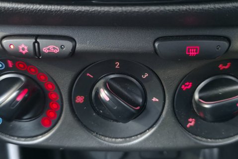 Vauxhall Corsa 1.4 ENERGY AC ECOFLEX FULL HISTORY! 9 SERVICES! 8 VAUXHALL! £35 TAX! 21