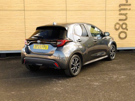 Toyota Yaris DESIGN FHEV