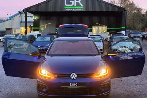 Volkswagen Golf R TSI DSG -DEMO +1 OWNER -AKRAPOVIC-EVERY EXTRA -PAN ROOF-PRO NAV-PRETORIAS 21