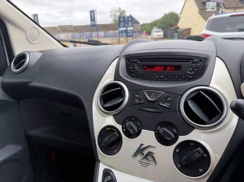 Ford Ka 1.2 Zetec Euro 5 (s/s) 3dr 11