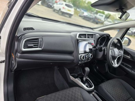 Honda Jazz 1.3 i-VTEC SE Hatchback 5dr Petrol CVT Euro 6 (s/s) (102 ps) 16