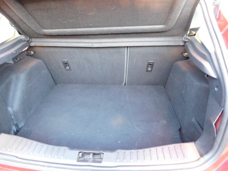 Ford Focus 1.0 TITANIUM NAVIGATOR 5 Dr 17