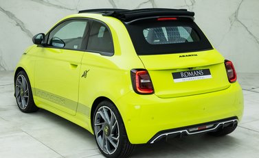 Abarth 500e Scorpionissima Cabrio 10