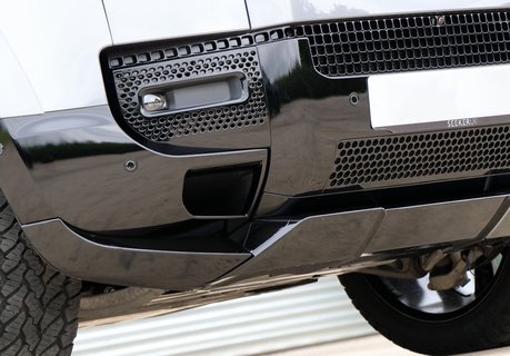 Land Rover Defender 110