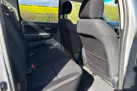 Toyota Hilux Icon 4X4 D-4D Double Cab Pickup - Sat Nav / Air Con / Rear Camera 13