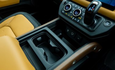 Land Rover Defender 110 X P400 24