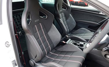 Volkswagen Golf GTI S Clubsport 12
