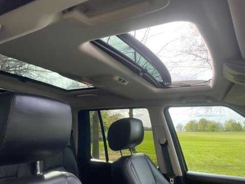 Land Rover Discovery 3.0 SD V6 Landmark Auto 4WD Euro 6 (s/s) 5dr 28