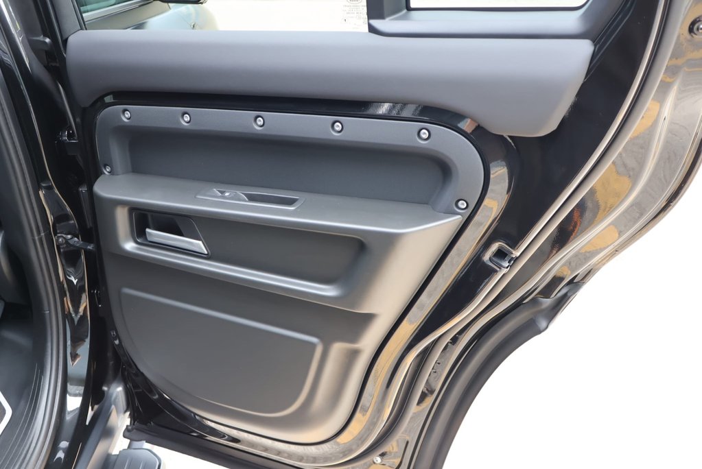 Land Rover Defender 110 2026 HARD TOP X-DYNAMIC HSE D350 STYLED BY SEEKER WITH PPF AND REAR SEATS  25