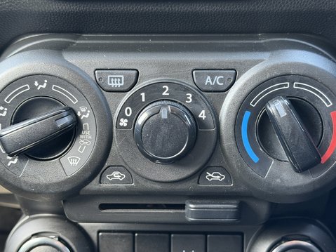 Suzuki Ignis 1.2 Dualjet 12V Hybrid SZ-T 5dr 27