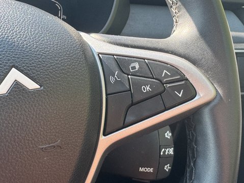 Dacia Jogger 1.6 Hybrid EXTREME MPV 5dr Petrol Hybrid Auto Euro 6 17