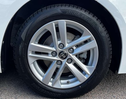 Toyota Corolla 1.8 Corolla Icon HEV CVT 5dr 15