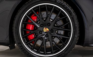 Porsche Panamera Turbo 8
