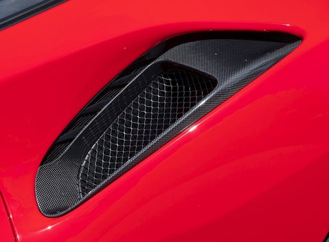 Ferrari 488 Pista 29