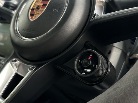 Porsche 911 CARRERA GTS PDK 55