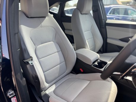 Jaguar E-Pace R-DYNAMIC S MHEV 22