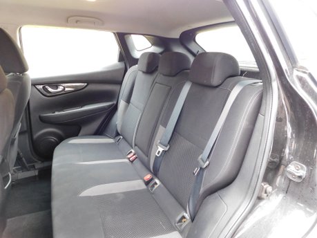 Nissan Qashqai 1.3 DIG-T ACENTA PREMIUM 5 Dr 17