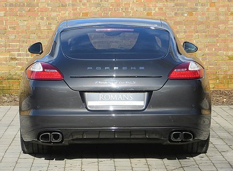 Porsche Panamera Turbo S 8