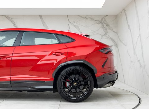 Lamborghini Urus 37