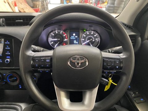 Toyota Hilux ACTIVE 4WD D-4D S/C 11