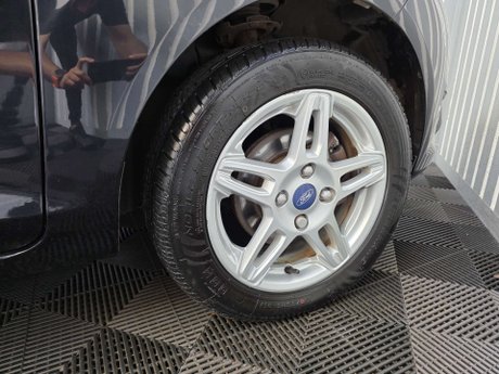 Ford Fiesta 1.6 Zetec Hatchback 5dr Petrol Powershift Euro 5 (105 ps) 22