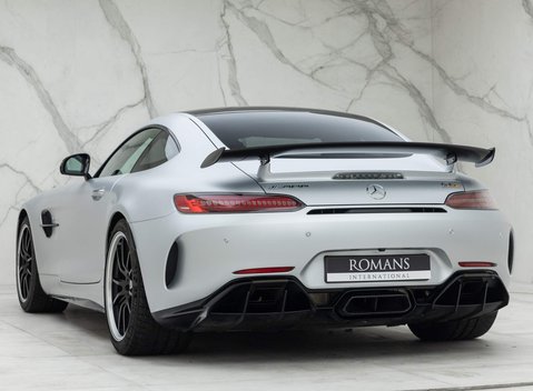 Mercedes-Benz AMG GT R Premium 7