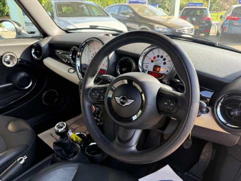 Mini Hatch 1.6 Cooper D Euro 5 (s/s) 3dr 26