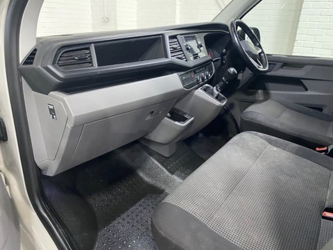 Volkswagen Transporter T28 TDI P/V STARTLINE 12