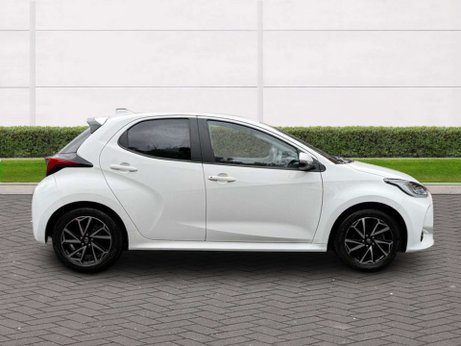Toyota Yaris 1.5 Yaris Design HEV CVT 5dr 4