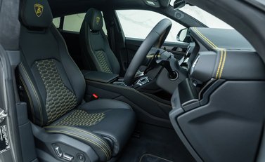 Lamborghini Urus S 14