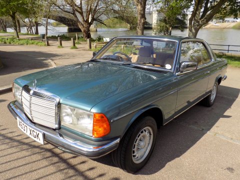 Mercedes-Benz W123 230 CE Pillarless Coupe 46