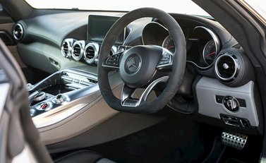 Mercedes-Benz Amg GT GT S 11