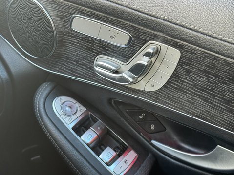 Mercedes-Benz GLC GLC300d AMG Line (Premium Plus) SUV 5dr Diesel G-Tronic+ 4MATIC Euro 6 (s/s 19