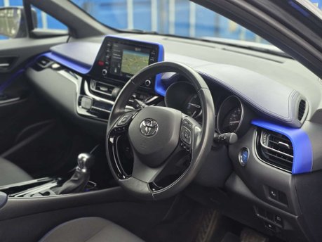 Toyota C-HR 1.8 VVT-h Dynamic SUV 5dr Petrol Hybrid CVT Euro 6 (s/s) (122 ps) 32