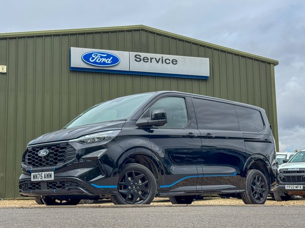 Ford Transit Custom AUTO SWB L1H1 (SOLD CM) Low Roof Sport 320 Air Con 165 Bhp Alloys Sensors C 1