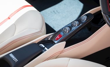 Ferrari F8 Tributo 19